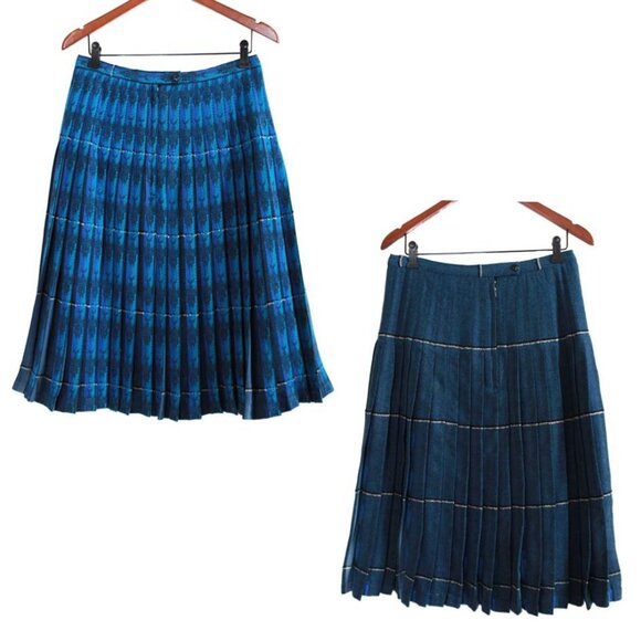 Sportrite Vintage Reversible Wool Pleated Midi Skirt - Picture 2 of 12